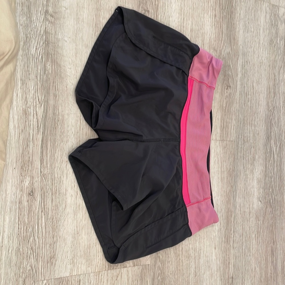 Women’s athletic shorts good condition - Picture 1 of 3